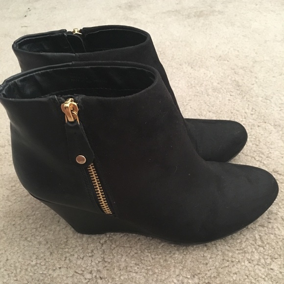 black wedge booties with zipper